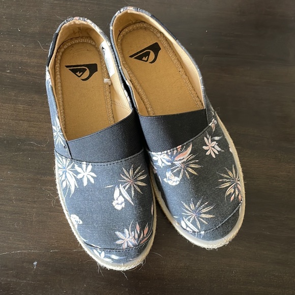 Quicksilver Slip Ons - Picture 3 of 4